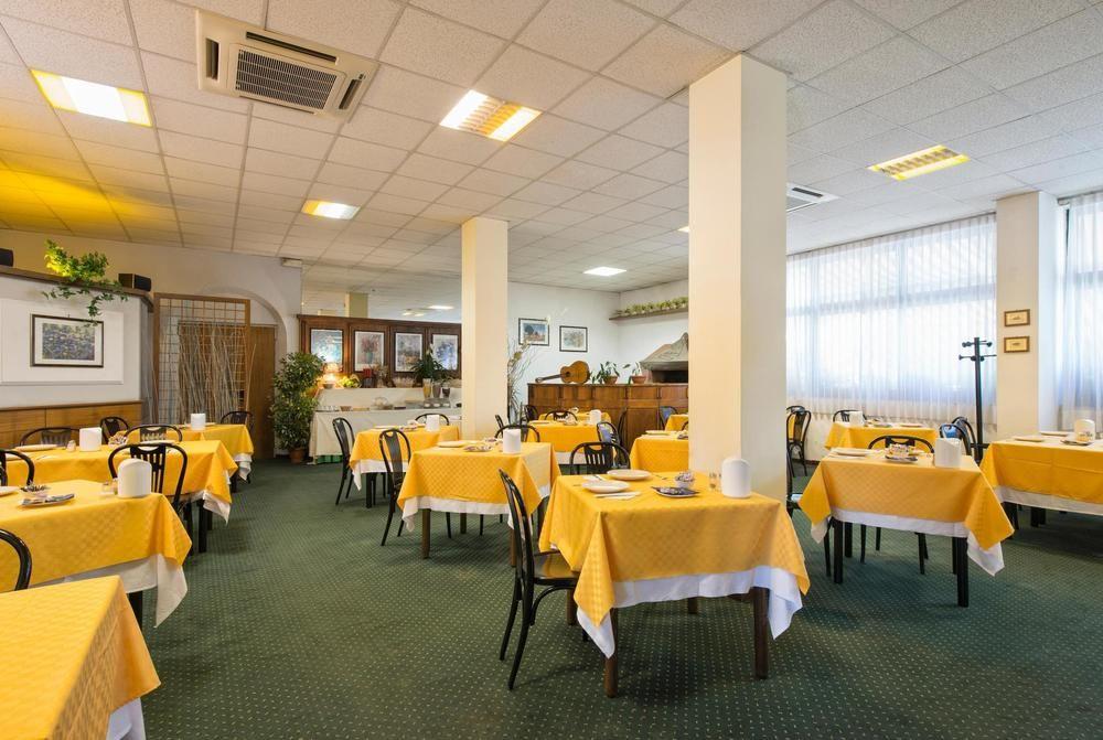 Best Western Hotel Corsi Torrimpietra Extérieur photo