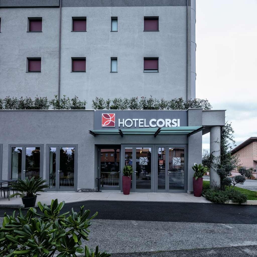 Best Western Hotel Corsi Torrimpietra Extérieur photo